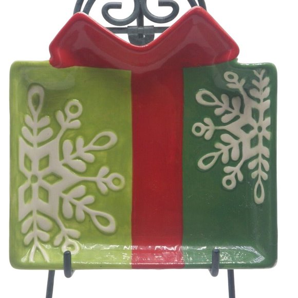 Christmas Gift Package Box Plate Candy Dish Holiday Red Green Snowflake 6 Inch - Picture 1 of 5